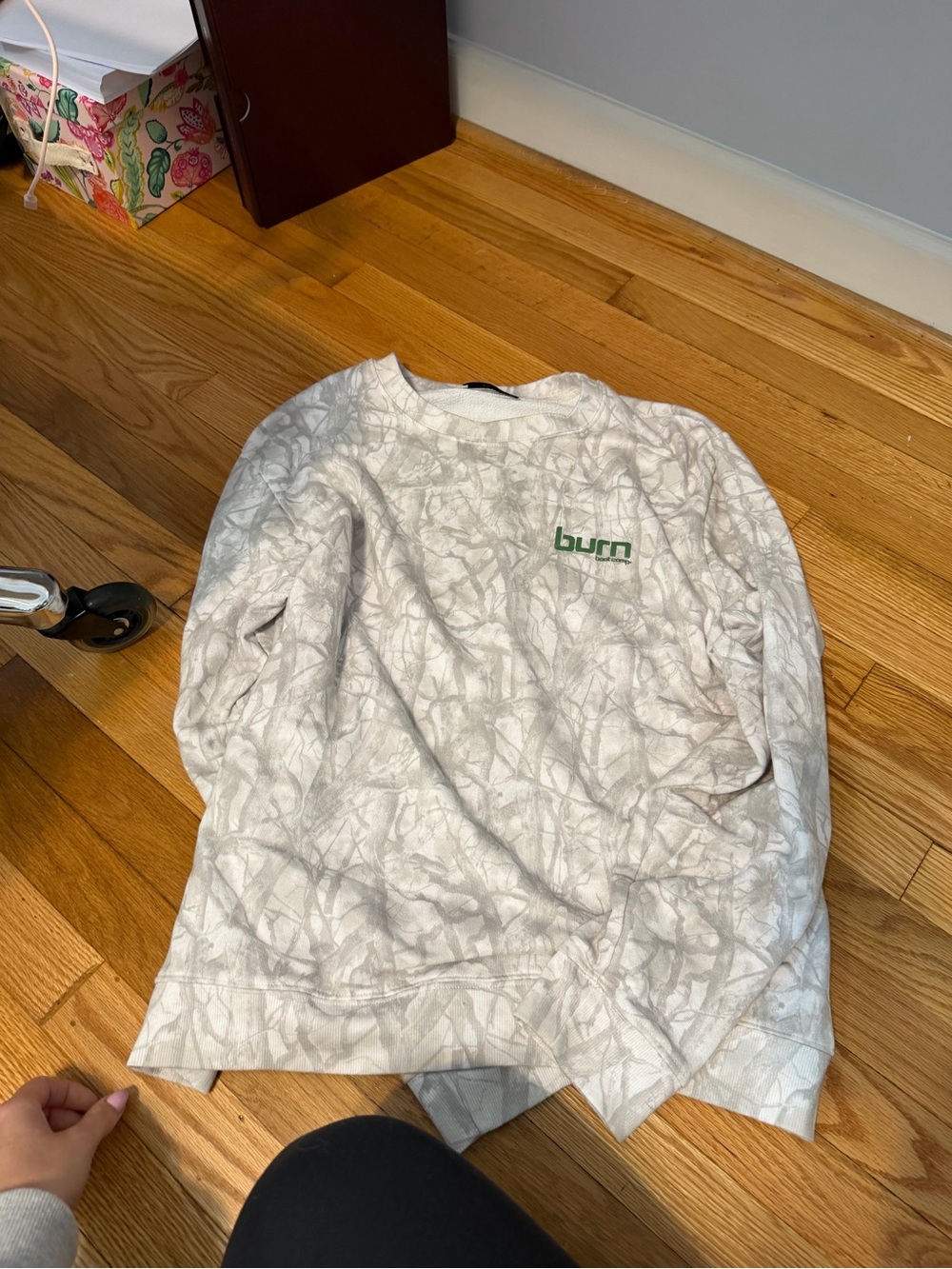 burn Crewneck Sweatshirt in camo - Picture 4 of 5